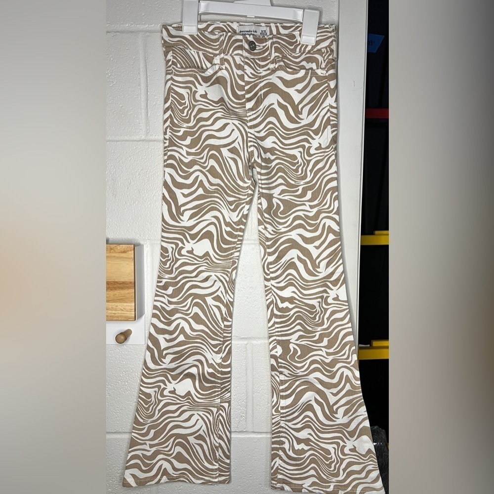 Abercrombie  kids high rise pants size 9-10.